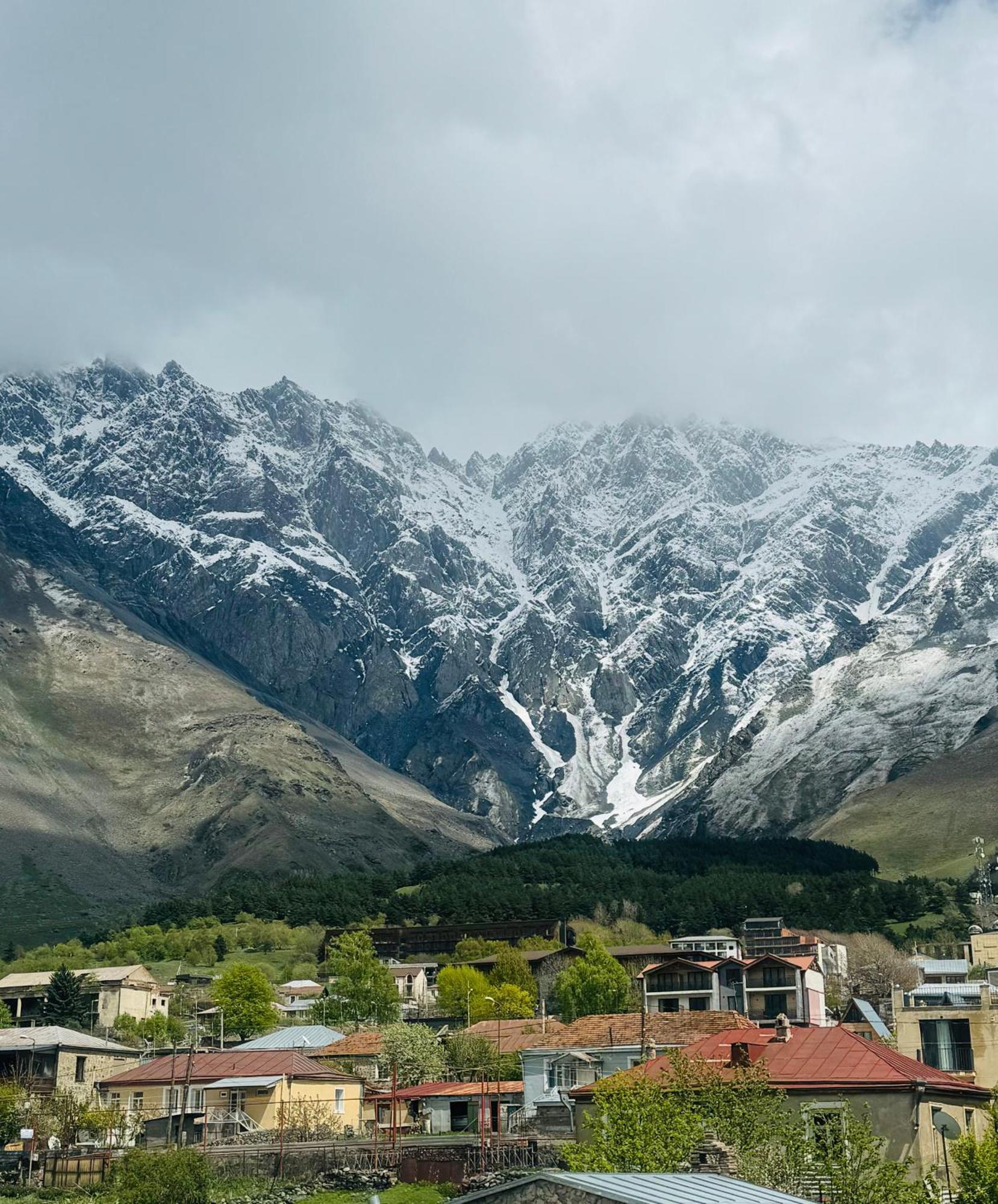 Aldema Hotel Kazbegi Exterior photo